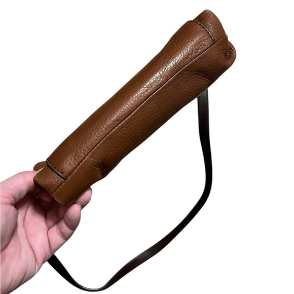 Fossil Vickery brown leather crossbody bag with adjustable strap - Picture 6 of 16